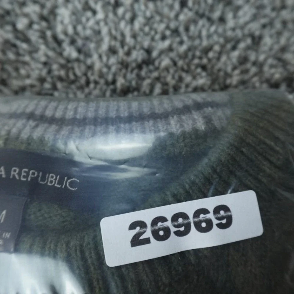 Banana Republic Sweater Mens M Green Merino Wool‎ Pullover Crewneck Knit Soft